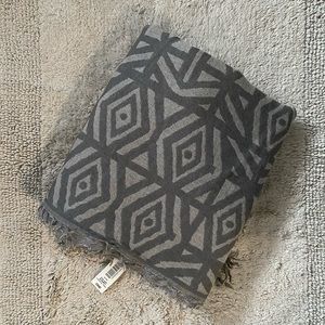 Aritzia | Wilfred Pop Art Wool Blanket Scarf